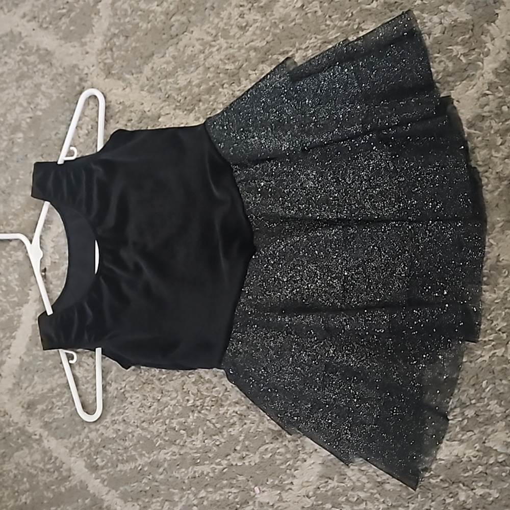 Black figure skating or testing dress